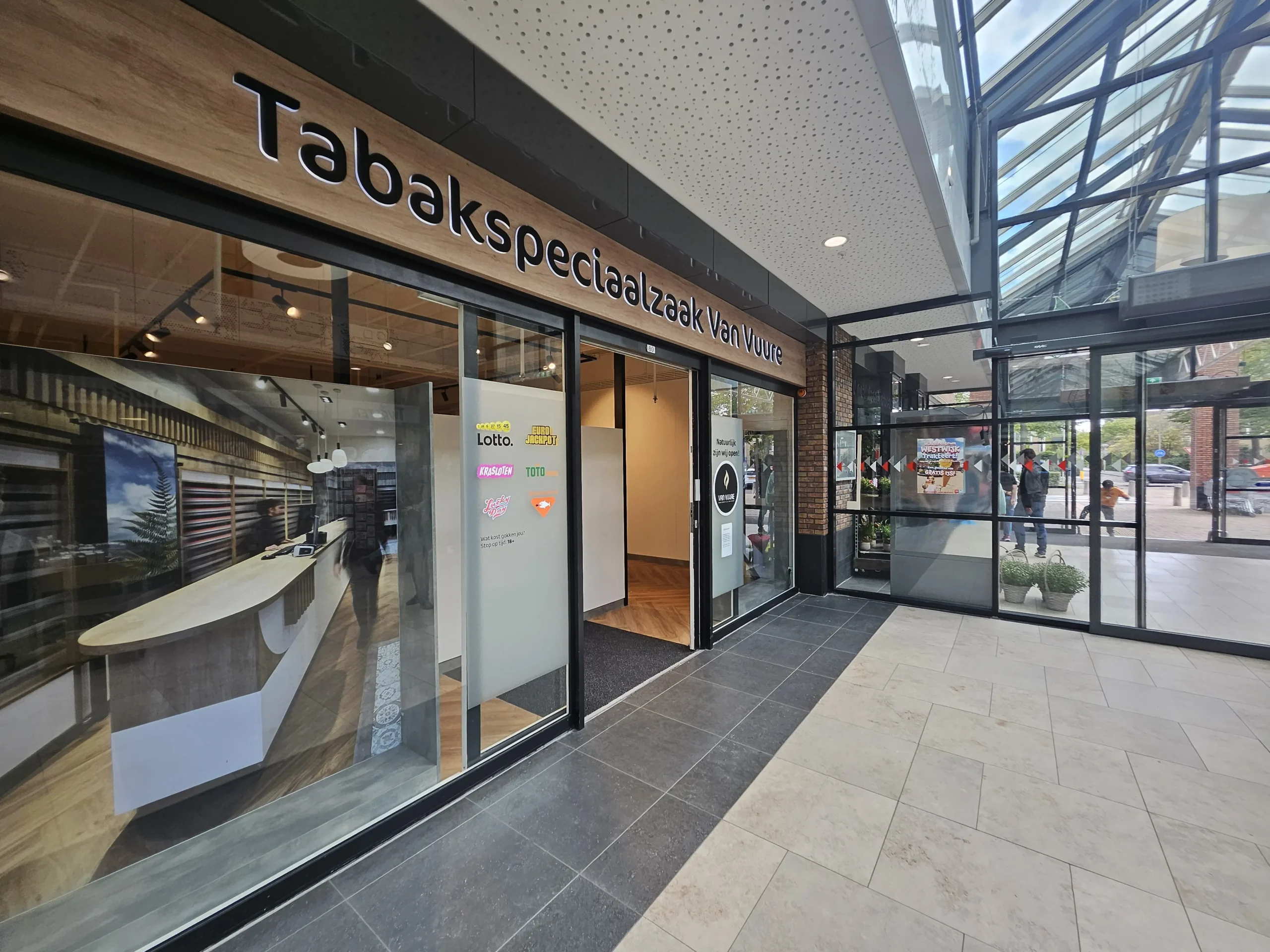 van-vuure-westwijk-winkel-3-scaled